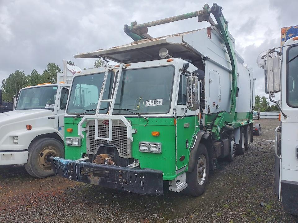 79781955 :رقم المزاد ، 1NPZL00X17D717319 vin ، 2007 Peterbilt 320 مزاد بيع