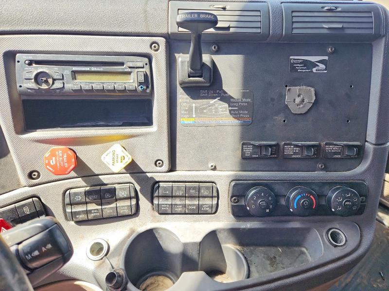 2016 Freightliner Cascadia 125 მანქანა იყიდება აუქციონზე, vin: 3AKJGLDR0GSGW7699, აუქციონის ნომერი: 49660156