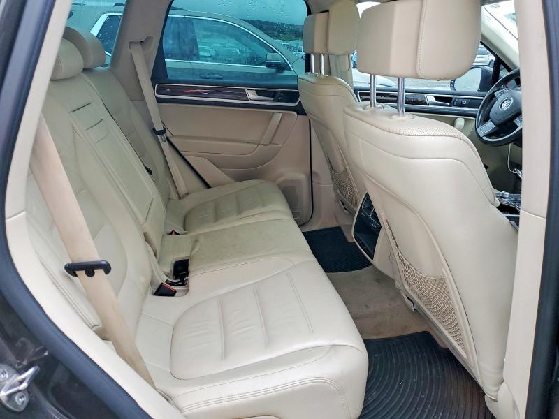 48290146 :رقم المزاد ، WVGEF9BP6GD012879 vin ، 2016 Volkswagen Touareg مزاد بيع