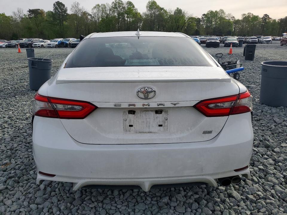 2018 Toyota Camry მანქანა იყიდება აუქციონზე, vin: 4T1B11HK5JU636064, აუქციონის ნომერი: 49076436