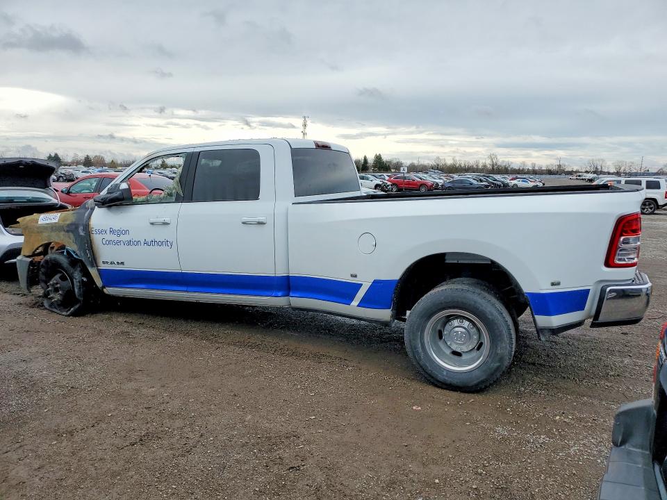 2022 Ram 3500 Big Horn Crew C მანქანა იყიდება აუქციონზე, vin: 3C63RPHL0NG414609, აუქციონის ნომერი: 49684246