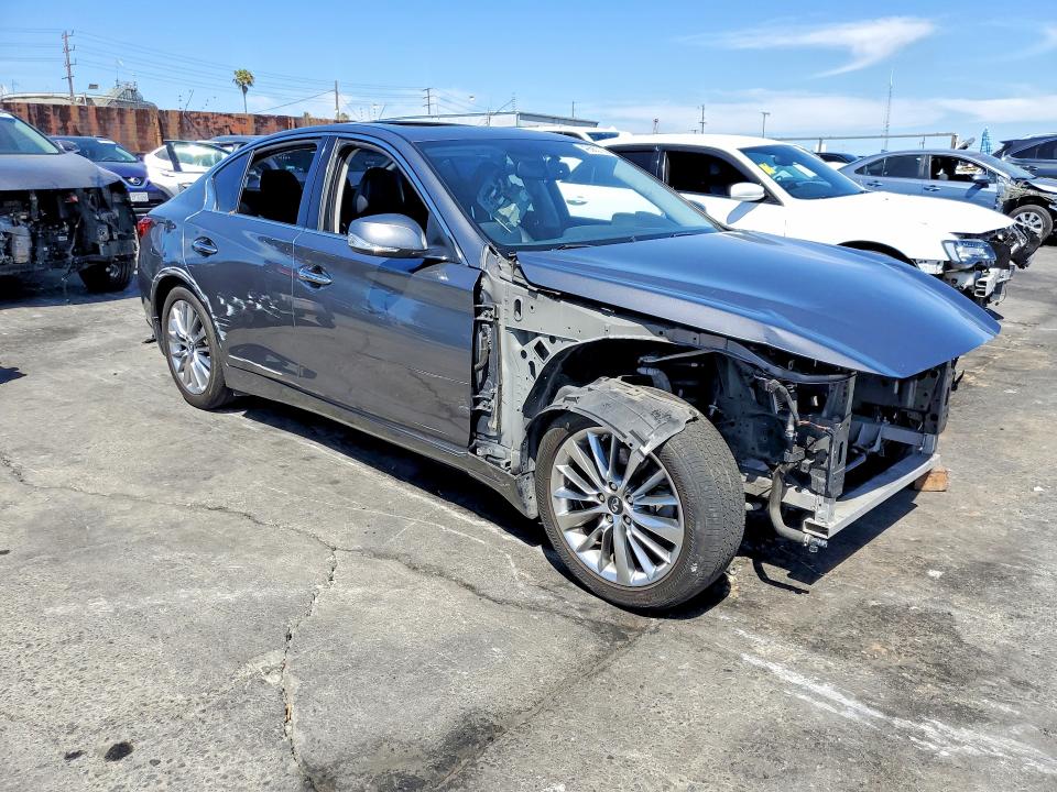 49683726 :رقم المزاد ، JN1EV7AP1JM362508 vin ، 2018 Infiniti Q50 مزاد بيع