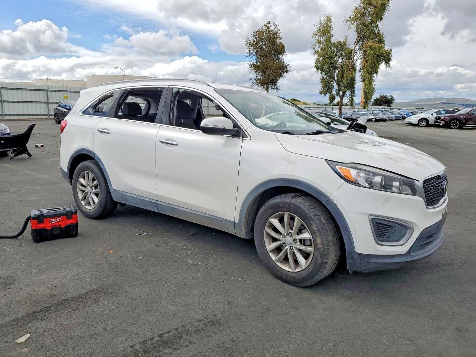50360846 :رقم المزاد ، 5XYPG4A31HG239170 vin ، 2017 Kia Sorento مزاد بيع