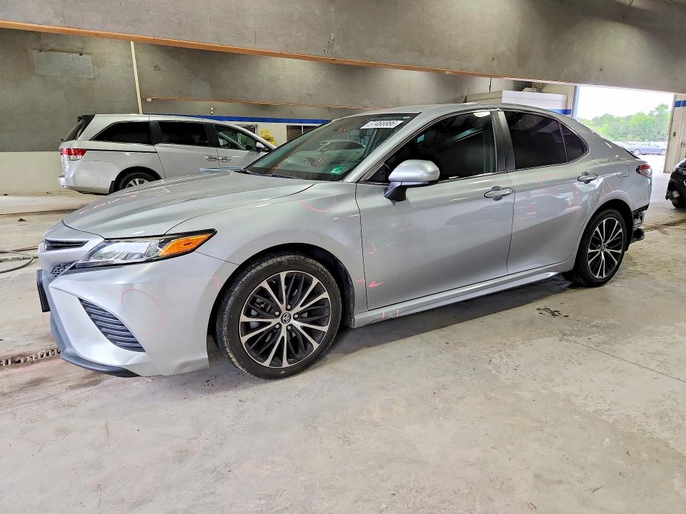 51466986 :رقم المزاد ، 4T1B11HK9KU829044 vin ، 2019 Toyota Camry مزاد بيع