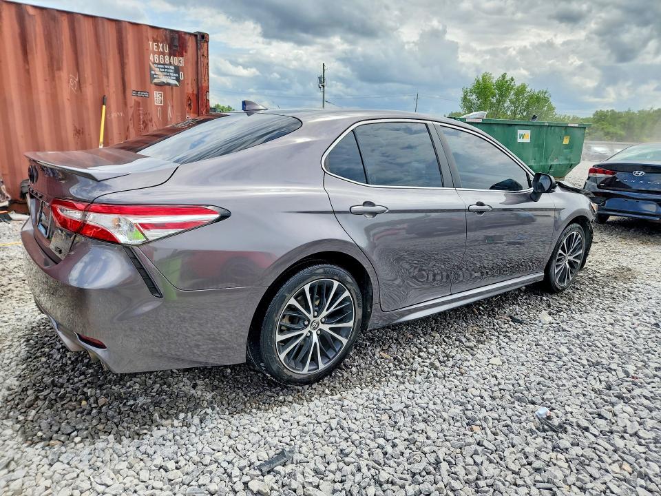 2020 Toyota Camry მანქანა იყიდება აუქციონზე, vin: 4T1G11AK1LU986052, აუქციონის ნომერი: 51004096