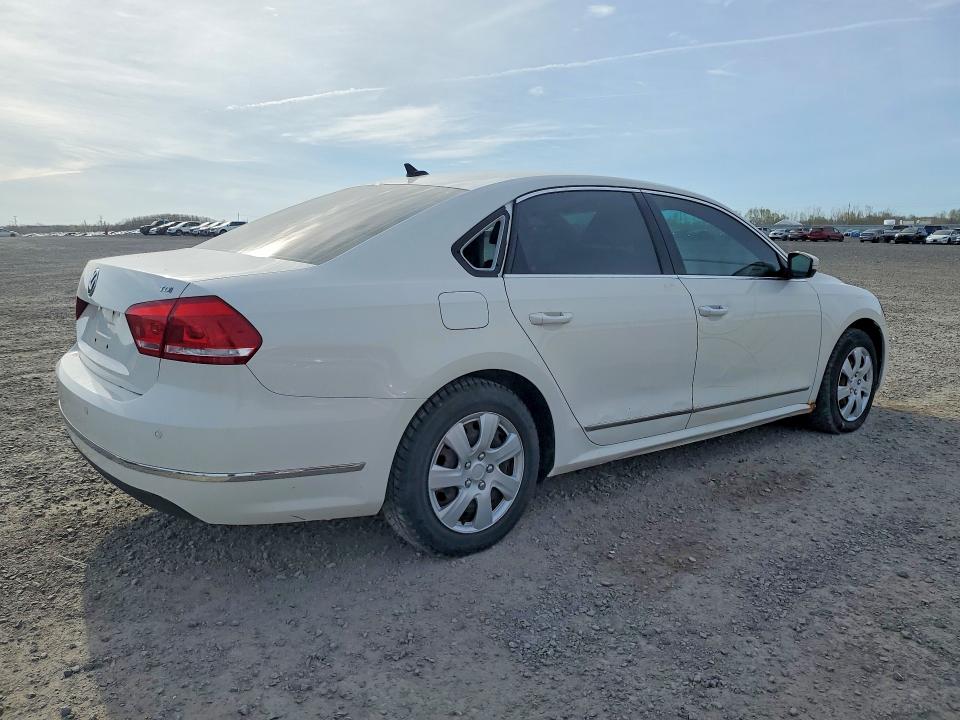 51276116 :رقم المزاد ، 1VWBN7A38EC078881 vin ، 2014 Volkswagen Passat مزاد بيع