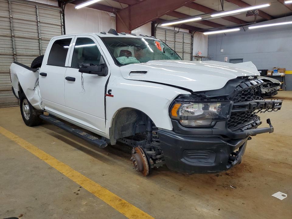 48755326 :رقم المزاد ، 3C63R3CL4PG545903 vin ، 2023 Ram 3500 مزاد بيع