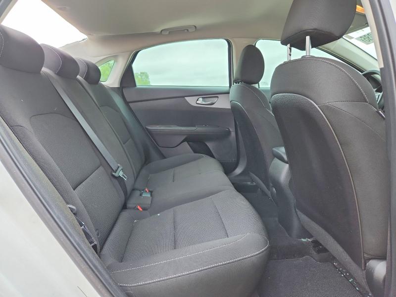 51250286 :رقم المزاد ، 3KPF24AD8ME359980 vin ، 2021 Kia Forte مزاد بيع