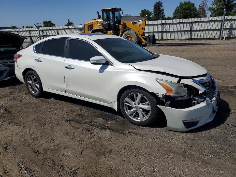 2015 Nissan Altima მანქანა იყიდება აუქციონზე, vin: 1N4AL3AP5FN335779, აუქციონის ნომერი: 50096256