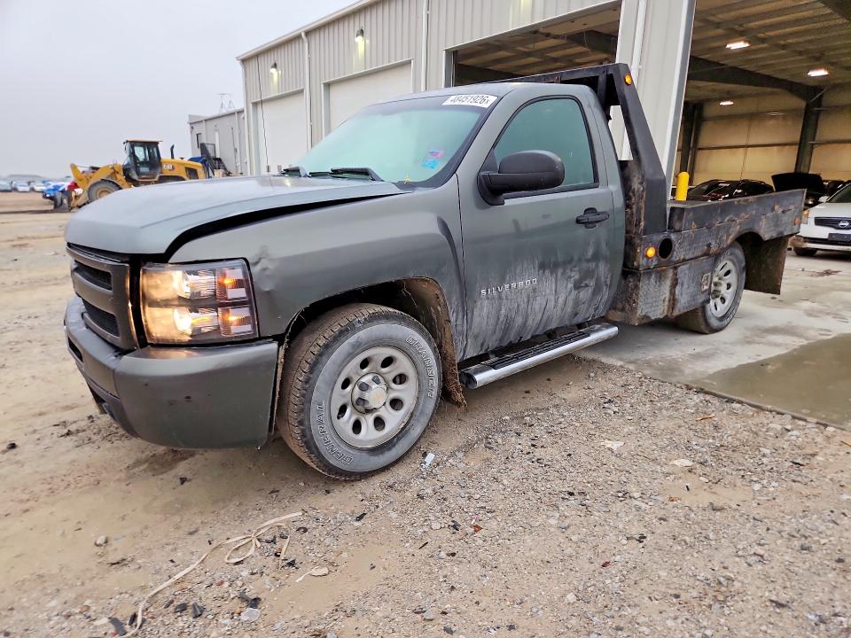48451926 :رقم المزاد ، 1GCNKPEA5BF170297 vin ، 2011 Chevrolet Silverado مزاد بيع