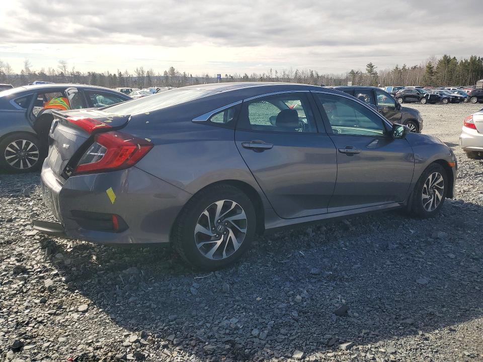 50445266 :رقم المزاد ، 2HGFC2F62JH017793 vin ، 2018 Honda Civic Se 4dr مزاد بيع