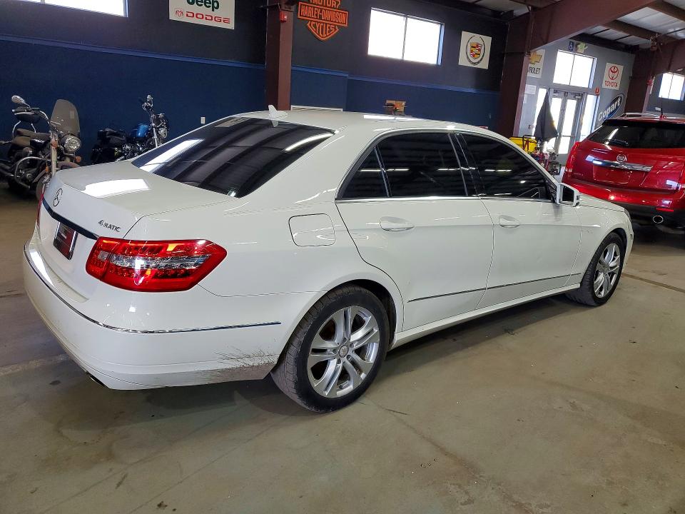 49072166 :رقم المزاد ، WDDHF8HB4BA379254 vin ، 2011 Mercedes-benz E مزاد بيع
