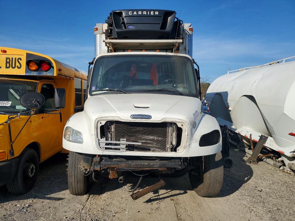 Продажа на аукционе авто 2009 Freightliner M2, vin: 1FVACXDTX9DAM3427, номер лота: 49142526