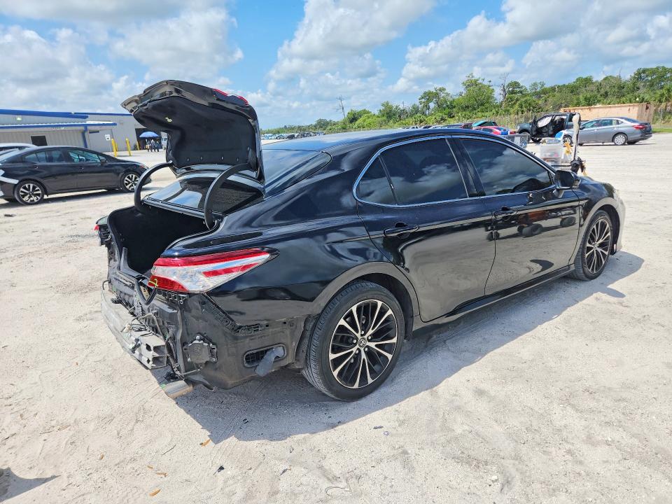 Продажа на аукционе авто 2018 Toyota Camry, vin: 4T1B11HKXJU111694, номер лота: 51433486