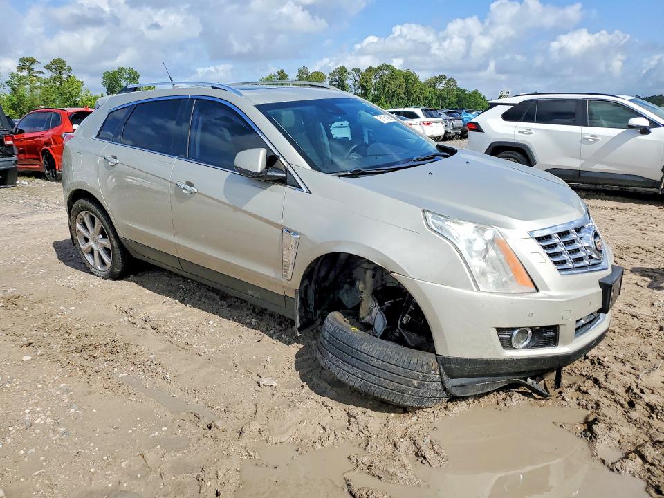 51151066 :رقم المزاد ، 3GYFNDE38DS537777 vin ، 2013 Cadillac Srx مزاد بيع