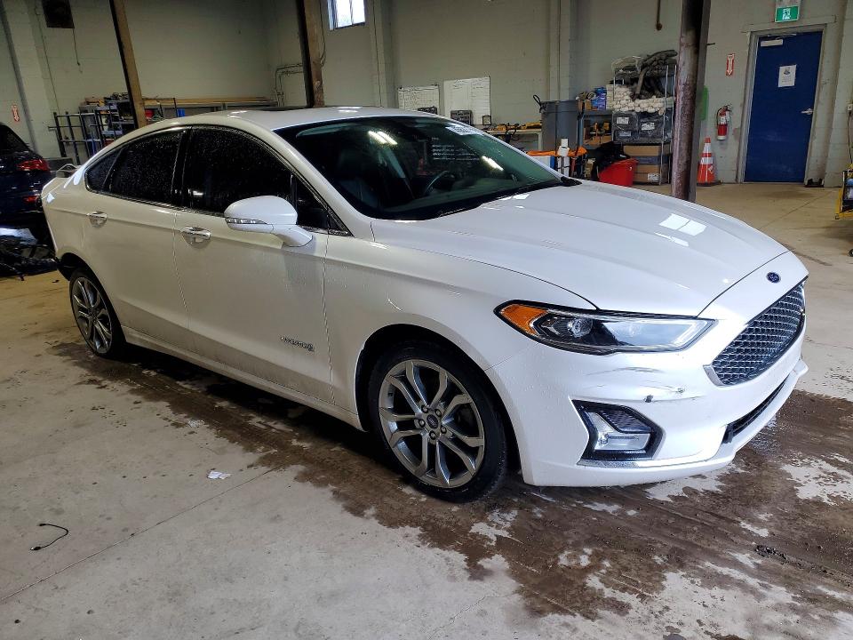 45629566 :رقم المزاد ، 3FA6P0RU9KR244007 vin ، 2019 Ford Fusion مزاد بيع