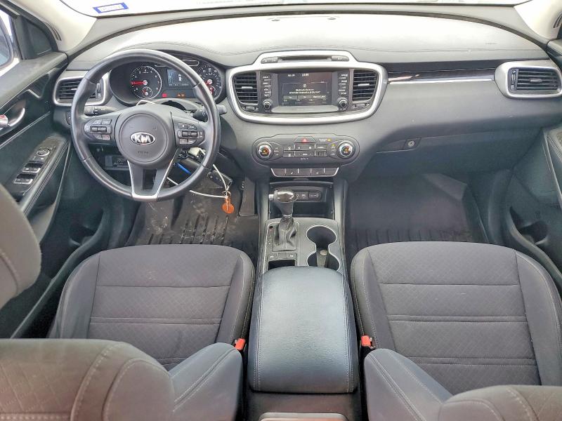 51022586 :رقم المزاد ، 5XYPG4A34HG226770 vin ، 2017 Kia Sorento مزاد بيع