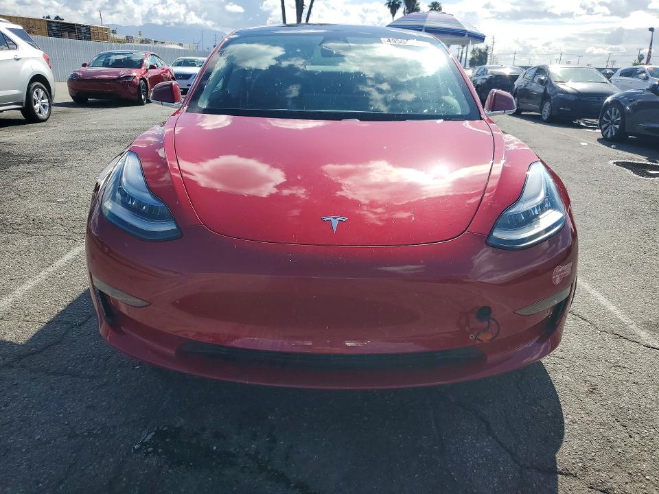 49504976 :رقم المزاد ، 5YJ3E1EA0JF102973 vin ، 2018 Tesla Model 3 مزاد بيع