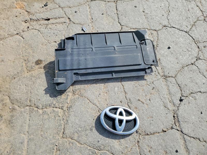 49957016 :رقم المزاد ، JTDJT4K31A5299142 vin ، 2010 Toyota Yaris مزاد بيع