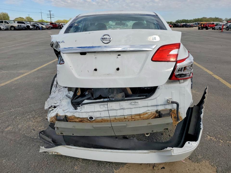 51572396 :رقم المزاد ، 3N1AB7APXJY256501 vin ، 2018 Nissan Sentra مزاد بيع