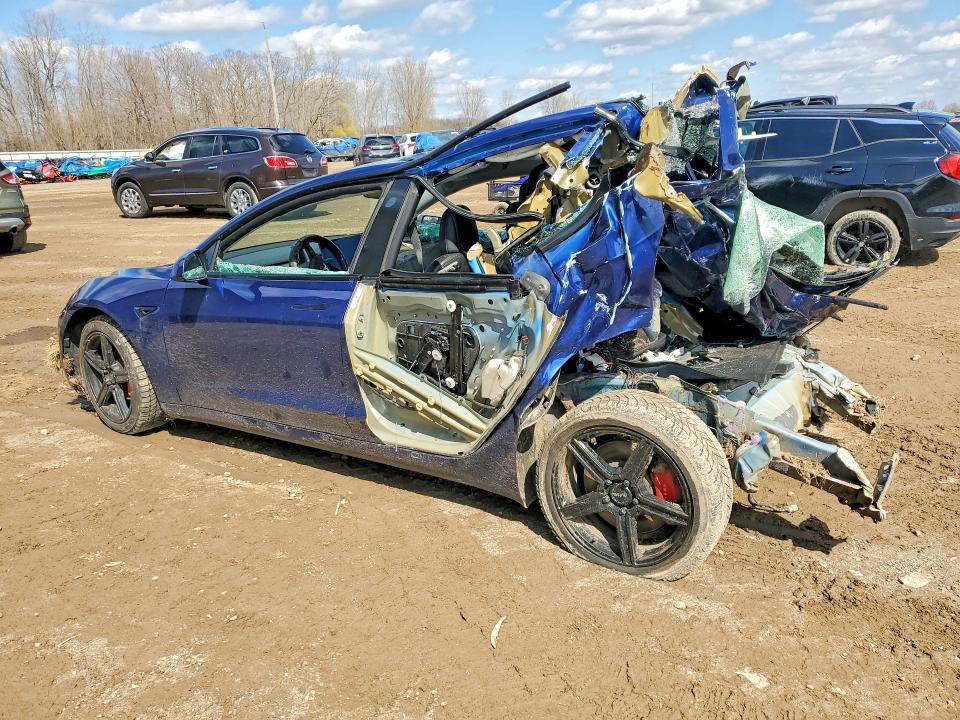 49640246 :رقم المزاد ، 5YJ3E1EC0MF050248 vin ، 2021 Tesla Model 3 مزاد بيع