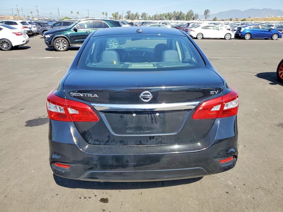 2018 Nissan Sentra მანქანა იყიდება აუქციონზე, vin: 3N1AB7APXJY345680, აუქციონის ნომერი: 49116876