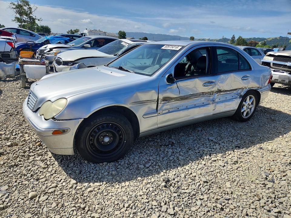 2001 Mercedes-benz C მანქანა იყიდება აუქციონზე, vin: WDBRF64JX1F094414, აუქციონის ნომერი: 50975016