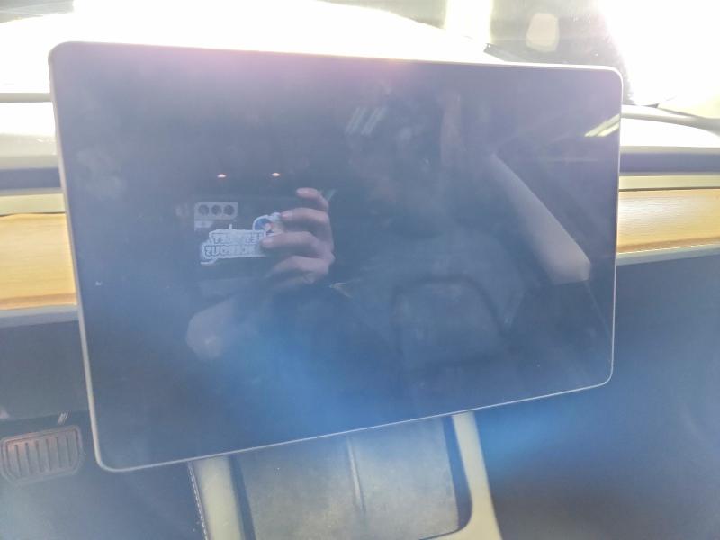 51615286 :رقم المزاد ، 5YJ3E1EAXNF371651 vin ، 2022 Tesla Model 3 مزاد بيع