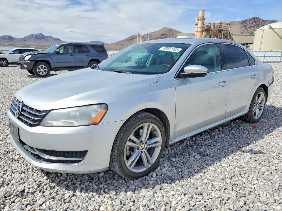 48672156 :رقم المزاد ، 1VWBN7A30EC069446 vin ، 2014 Volkswagen Passat مزاد بيع