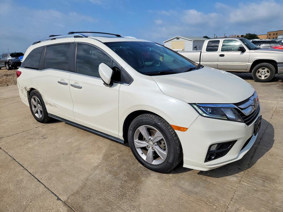 51193036 :رقم المزاد ، 5FNRL6H72JB092265 vin ، 2018 Honda Odyssey مزاد بيع