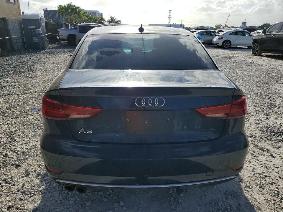 Продажа на аукционе авто 2018 Audi A3, vin: WAUAUGFF4J1027644, номер лота: 49897666