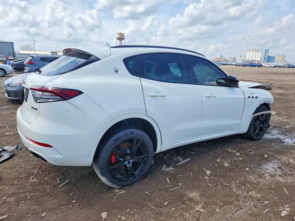 50448116 :رقم المزاد ، ZN661XUA9NX383534 vin ، 2022 Maserati Levante مزاد بيع