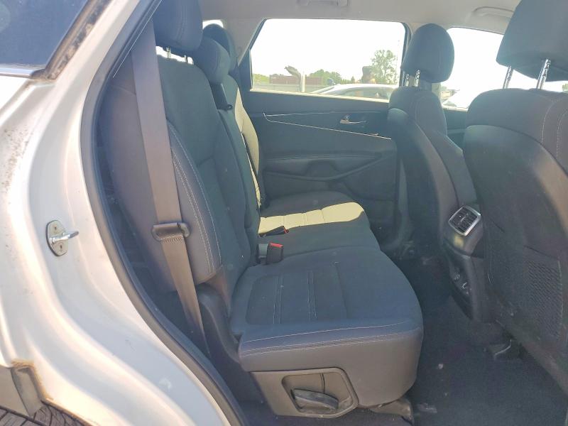 50908796 :رقم المزاد ، 5XYPG4A33HG240496 vin ، 2017 Kia Sorento مزاد بيع