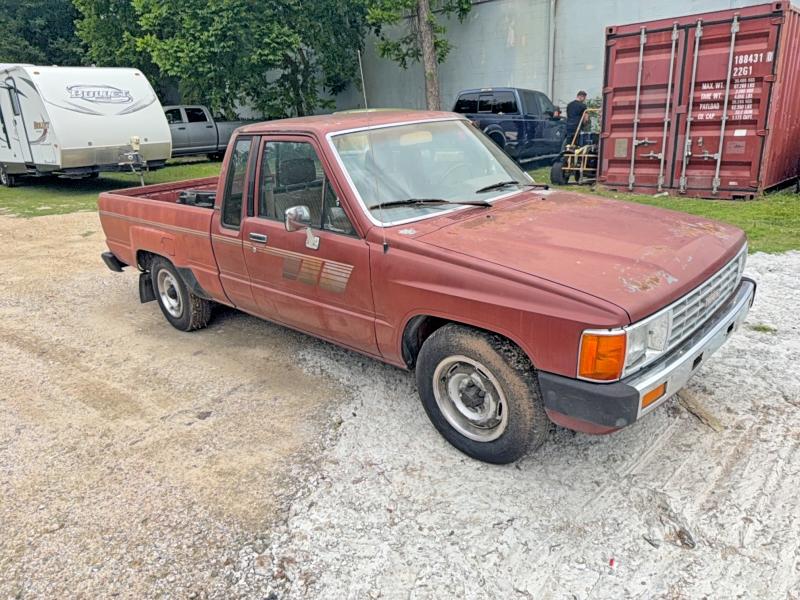 1985 Toyota Pickup მანქანა იყიდება აუქციონზე, vin: JT4RN56D9F5042940, აუქციონის ნომერი: 51451256