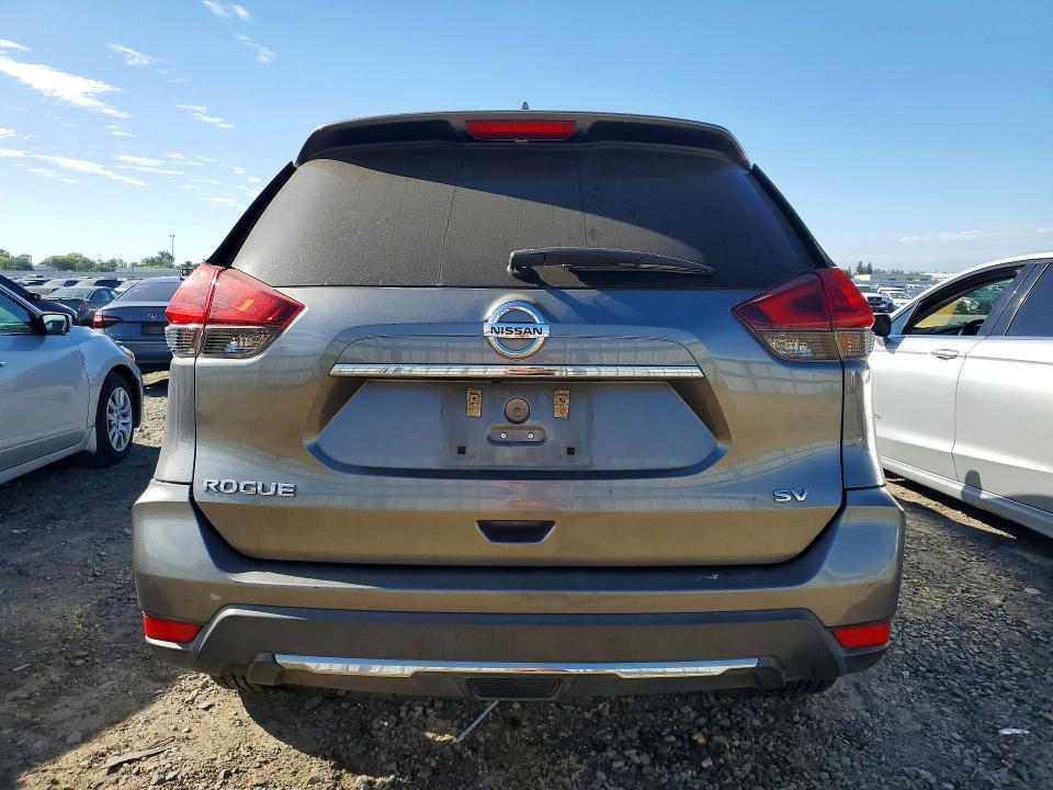 48939676 :رقم المزاد ، 5N1AT2MT2JC823374 vin ، 2018 Nissan Rogue مزاد بيع