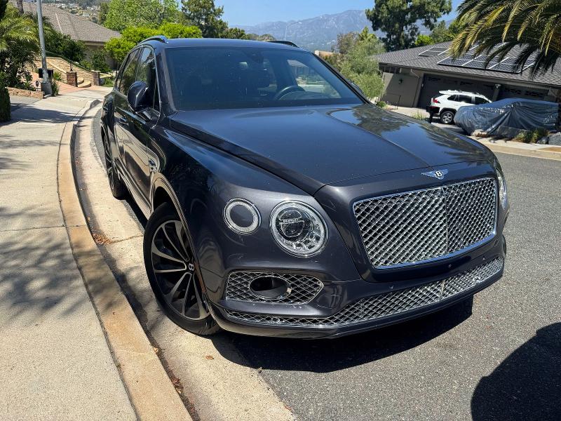2017 Bentley Bentayga მანქანა იყიდება აუქციონზე, vin: SJAAC2ZV6HC015264, აუქციონის ნომერი: 50670136