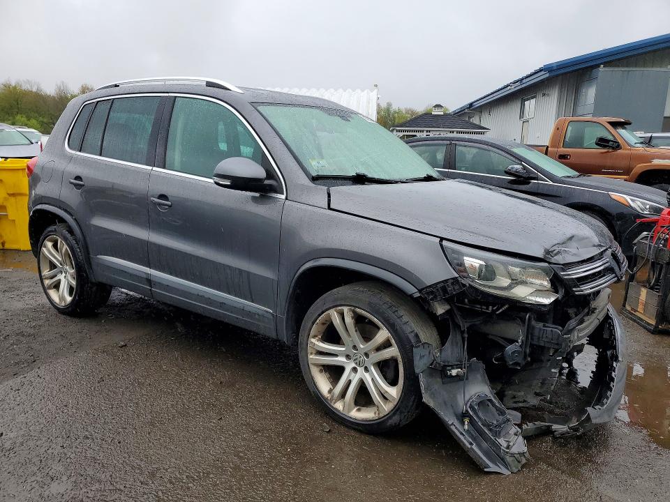 51313506 :رقم المزاد ، WVGBV7AX5GW572585 vin ، 2016 Volkswagen Tiguan مزاد بيع