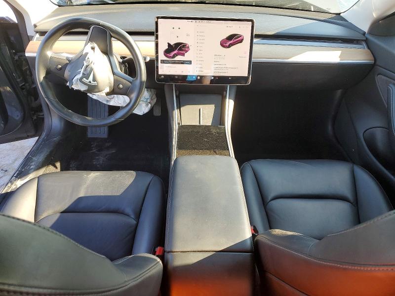 48826116 :رقم المزاد ، 5YJ3E1EB9JF077192 vin ، 2018 Tesla Model 3 مزاد بيع