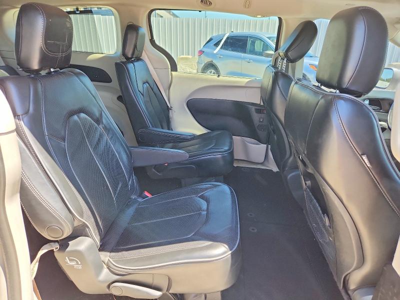51820336 :رقم المزاد ، 2C4RC1GG9HR656741 vin ، 2017 Chrysler Pacifica مزاد بيع