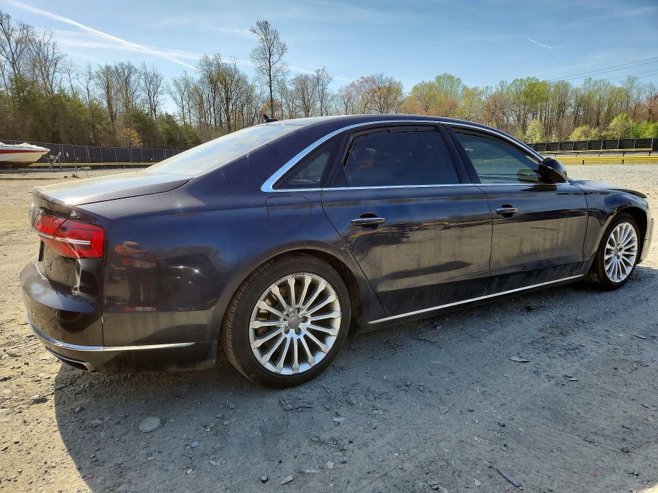 48403856 :رقم المزاد ، WAU32AFD8FN028791 vin ، 2015 Audi A8 مزاد بيع