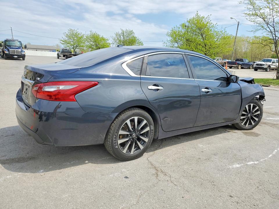 49221126 :رقم المزاد ، 1N4AL3AP5JC253605 vin ، 2018 Nissan Altima مزاد بيع