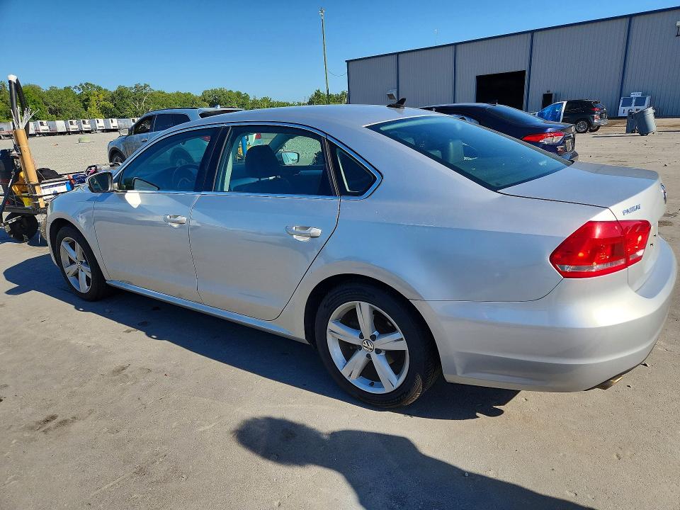 50121896 :رقم المزاد ، 1VWBH7A31DC129241 vin ، 2013 Volkswagen Passat مزاد بيع
