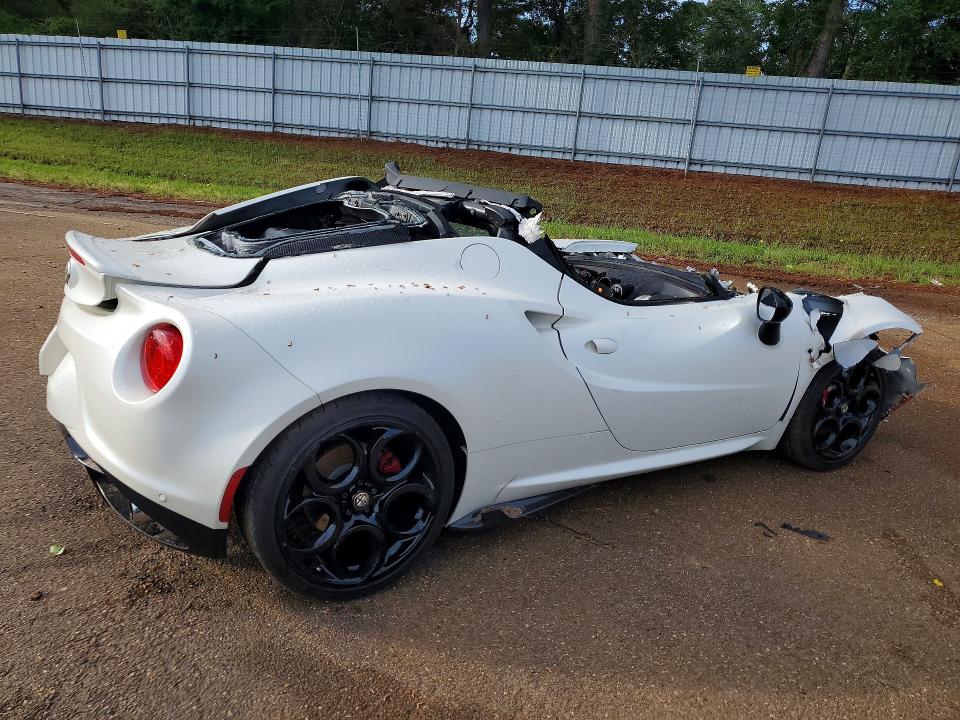 Aukcja sprzedaży 2015 Alfa Romeo 4c, vin: ZARBAAA42FM166394, numer aukcji: 49594406