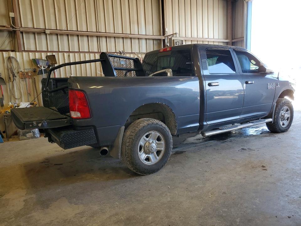 50171206 :رقم المزاد ، 3C6UR5DL8HG674338 vin ، 2017 Ram 2500 مزاد بيع