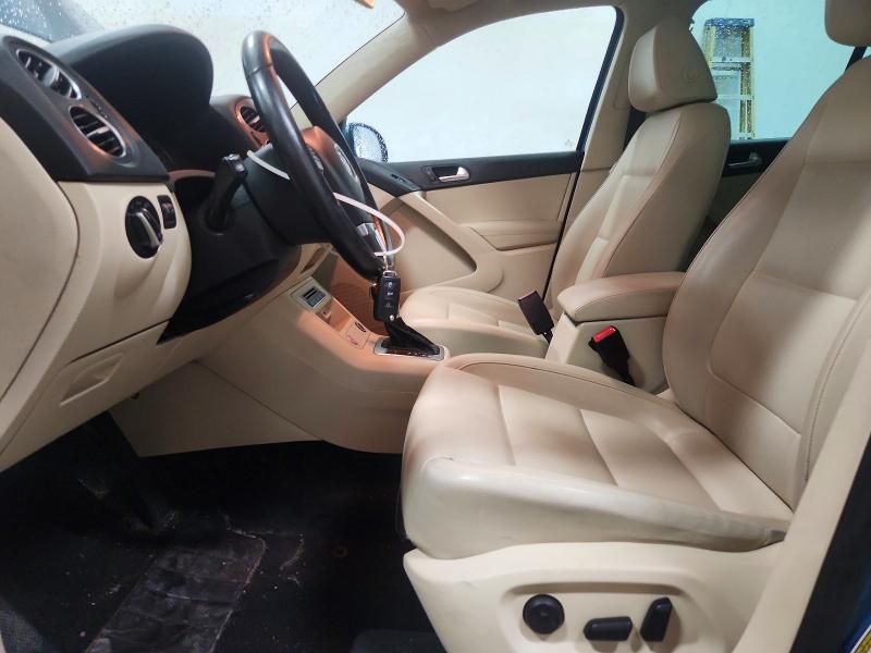 49838106 :رقم المزاد ، WVGRV7AX8HK025608 vin ، 2017 Volkswagen Tiguan مزاد بيع