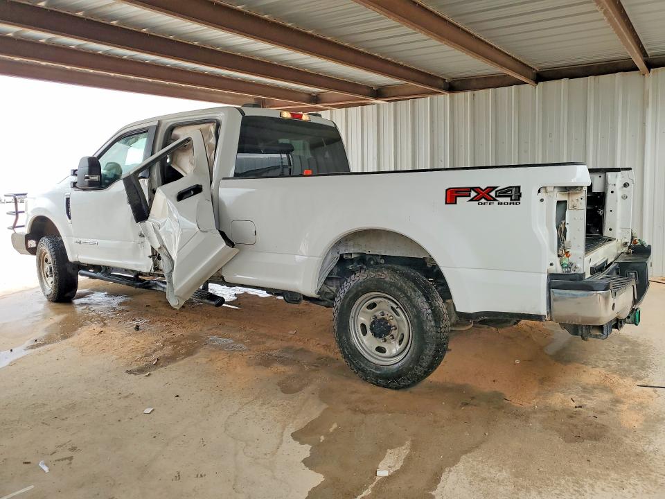 46242616 :رقم المزاد ، 1FT8W3BT0NED77464 vin ، 2022 Ford F350 مزاد بيع