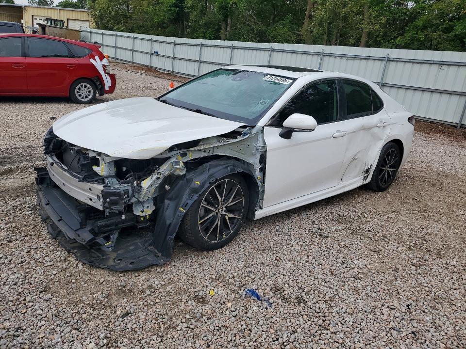 51244896 :رقم المزاد ، 4T1S11AK7NU045024 vin ، 2022 Toyota Camry مزاد بيع