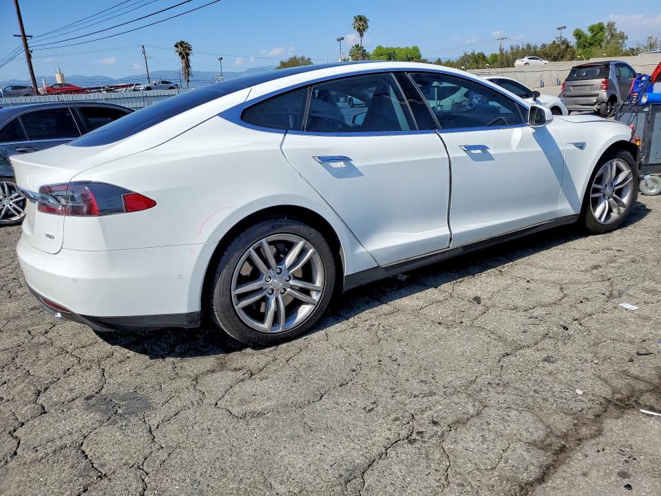 Продаж на аукціоні авто 2015 Tesla Model S, vin: 5YJSA1E28FF107426, номер лоту: 49395496
