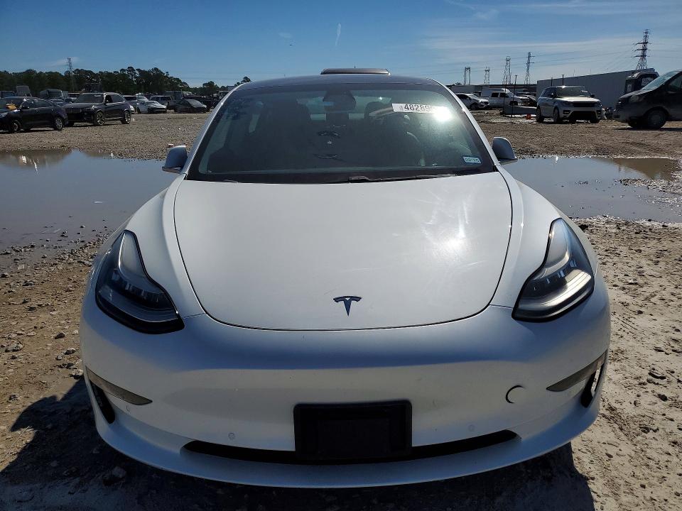 48289936 :رقم المزاد ، 5YJ3E1EB8KF433231 vin ، 2019 Tesla Model 3 مزاد بيع