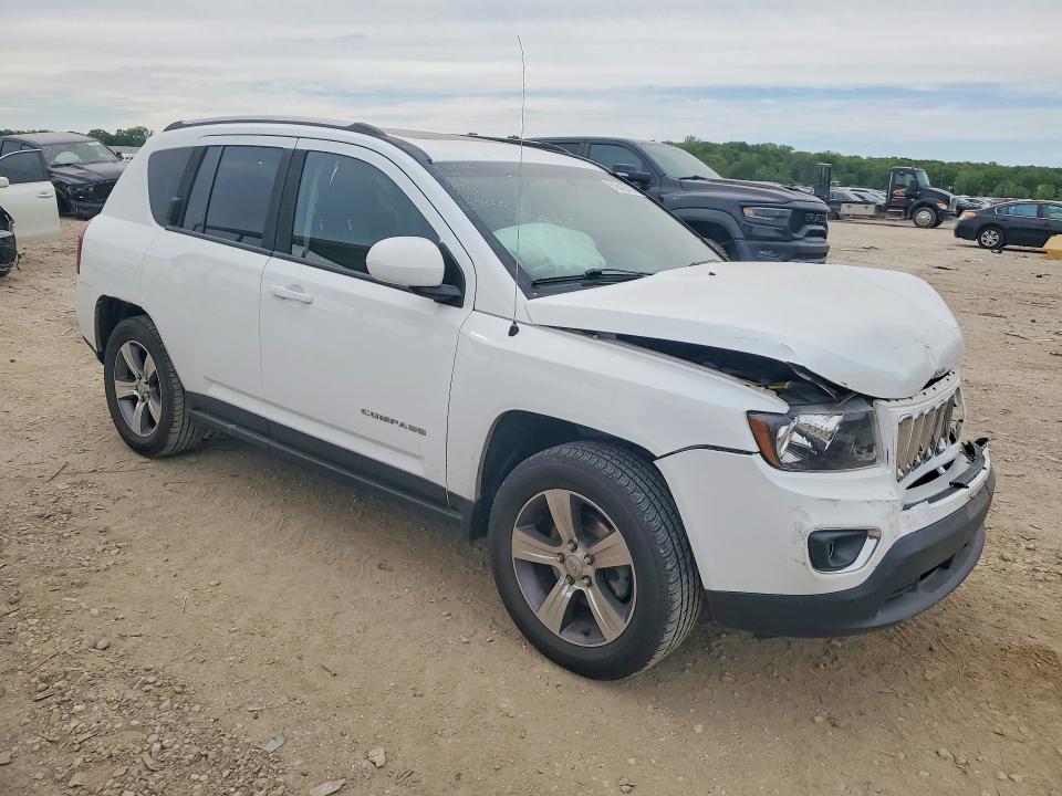 51642616 :رقم المزاد ، 1C4NJDEBXHD101152 vin ، 2017 Jeep Compass مزاد بيع